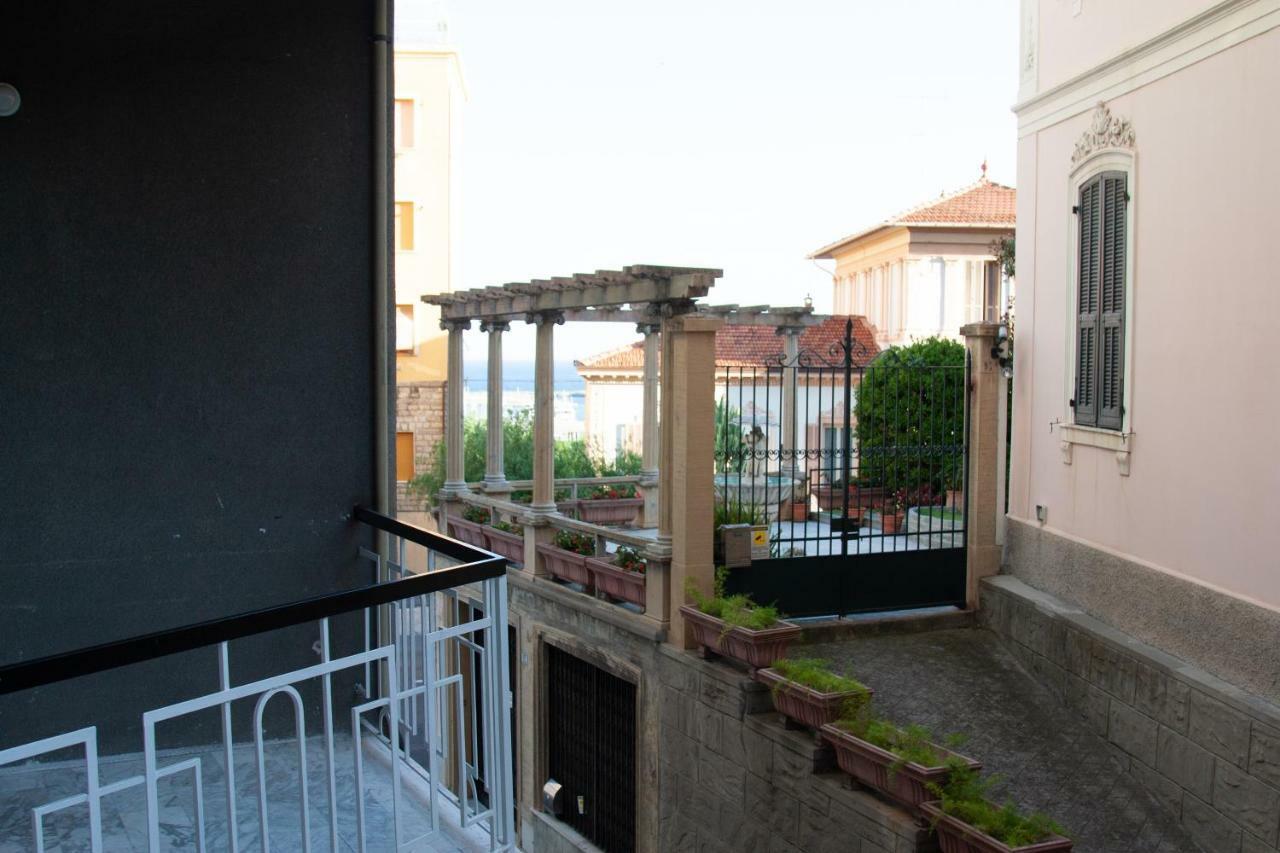 St George Villa Imperia Exterior photo